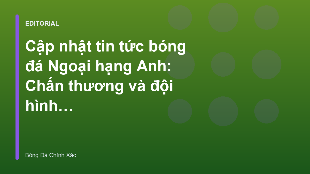Cầu thủ bóng đá đang tập luyện trên sân cỏ